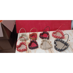 CESTA-BAMBU-SINTET-CORACAO-DOURBEGEMARROMVERMPRET-M-GRILLOS-ARTESANATOS-877173